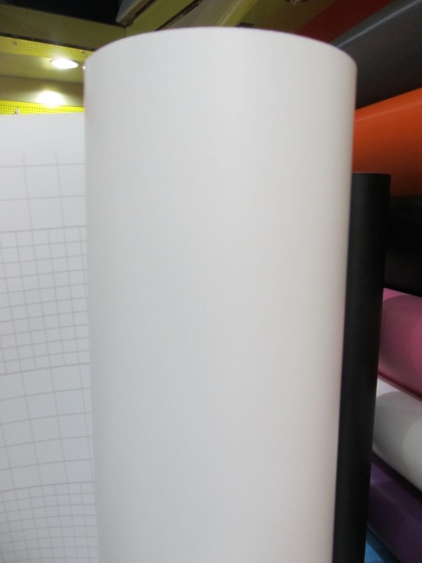 BÍLÁ MATNÁ 3D FOLIE S KANÁLKY V LEPIDLE - 152cm x 50cm