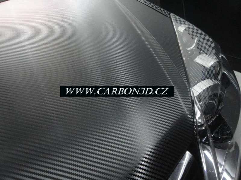 ČERNÁ 3D KARBON S KANÁLKY V LEPIDLE 152cm x 5m (malý vzor)