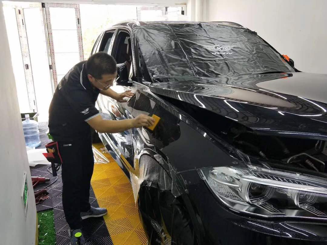 LESKLÁ TRANSPARENTNÍ SAMOOPRAVNÁ TPU POLYURETANOVÁ OCHRANNÁ FOLIE 152cm x 15m