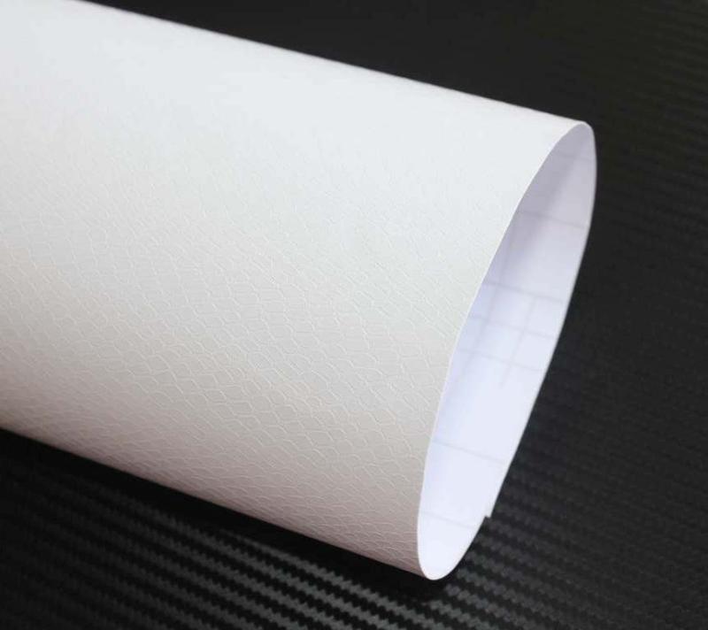 Bílá samolepicí folie s imitací hadí kůže 152cm x 5m