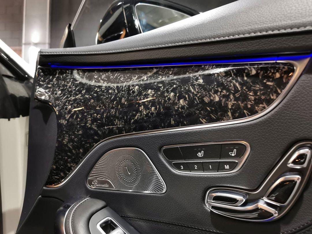 Lesklá forged karbon folie 152cm x 18m