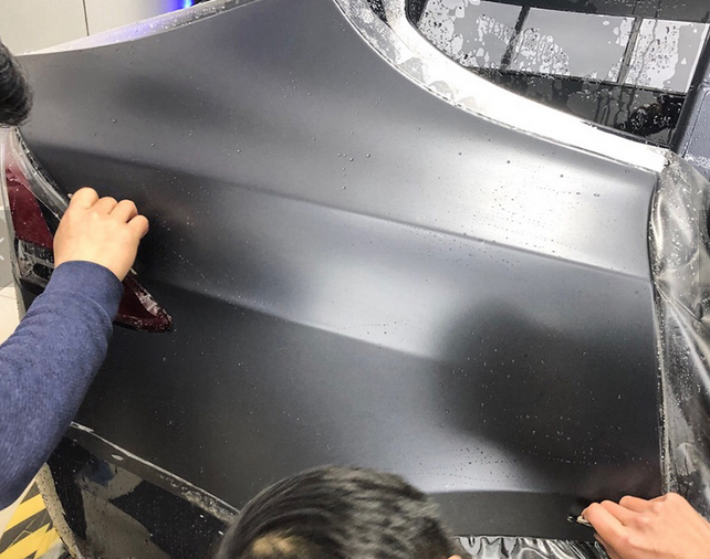 MATNÁ TRANSPARENTNÍ SAMOOPRAVNÁ TPU POLYURETANOVÁ OCHRANNÁ FOLIE 152cm x 20cm