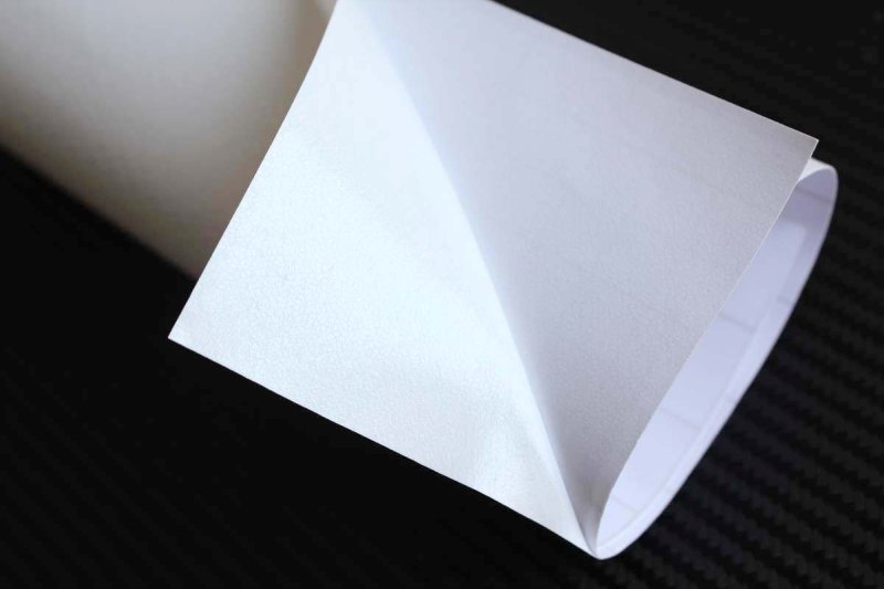 Bílá samolepicí folie s imitací hadí kůže 152cm x 10m