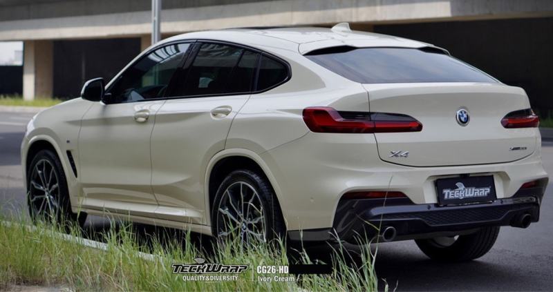 Super lesklá Teckwrap Ivory Cream 1.52m x 18m