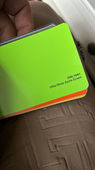 Ultra Gloss Apple Green 1.52m x 18m