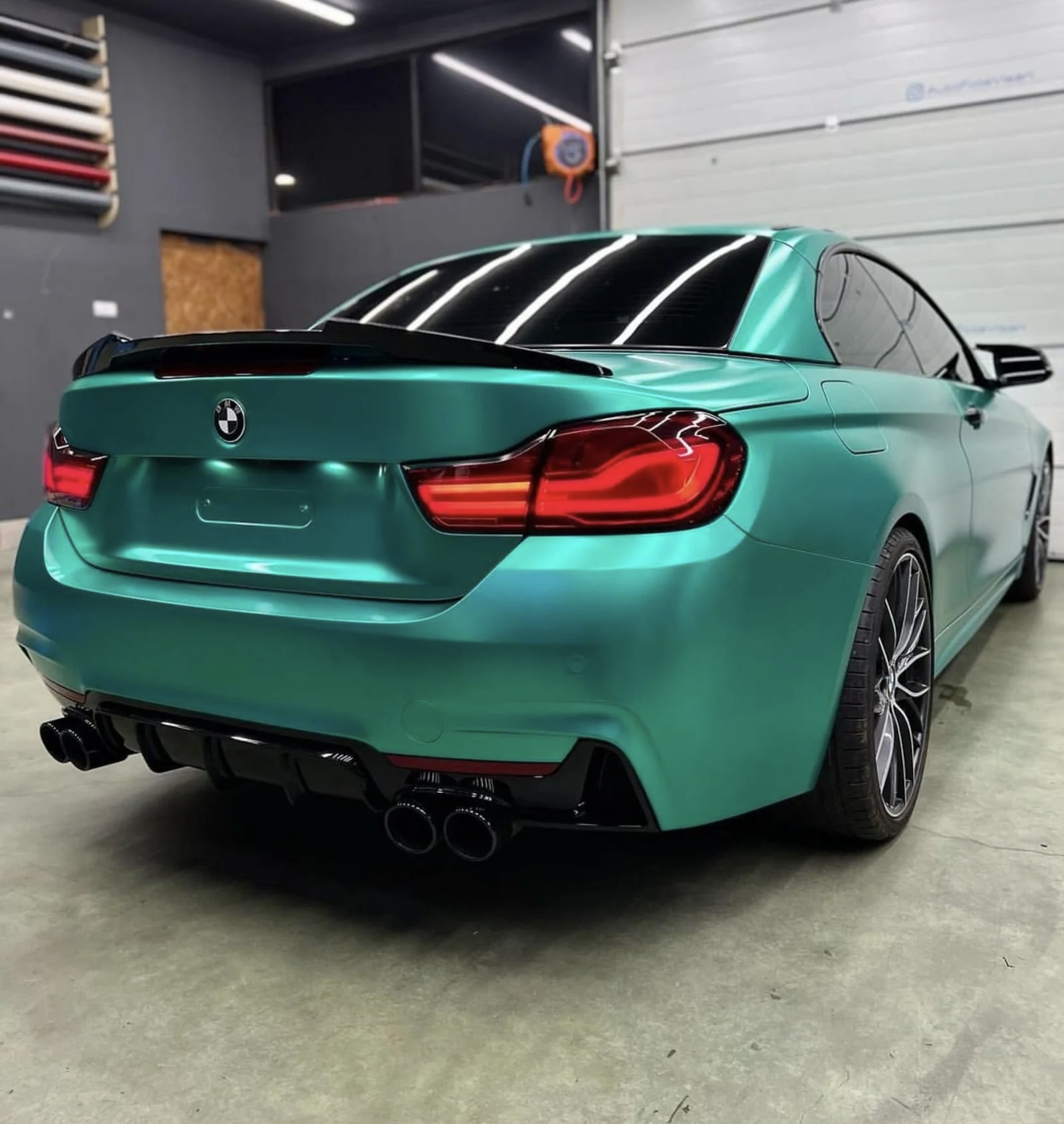 Satin Chrome Emerald Green 1.52m x 18m