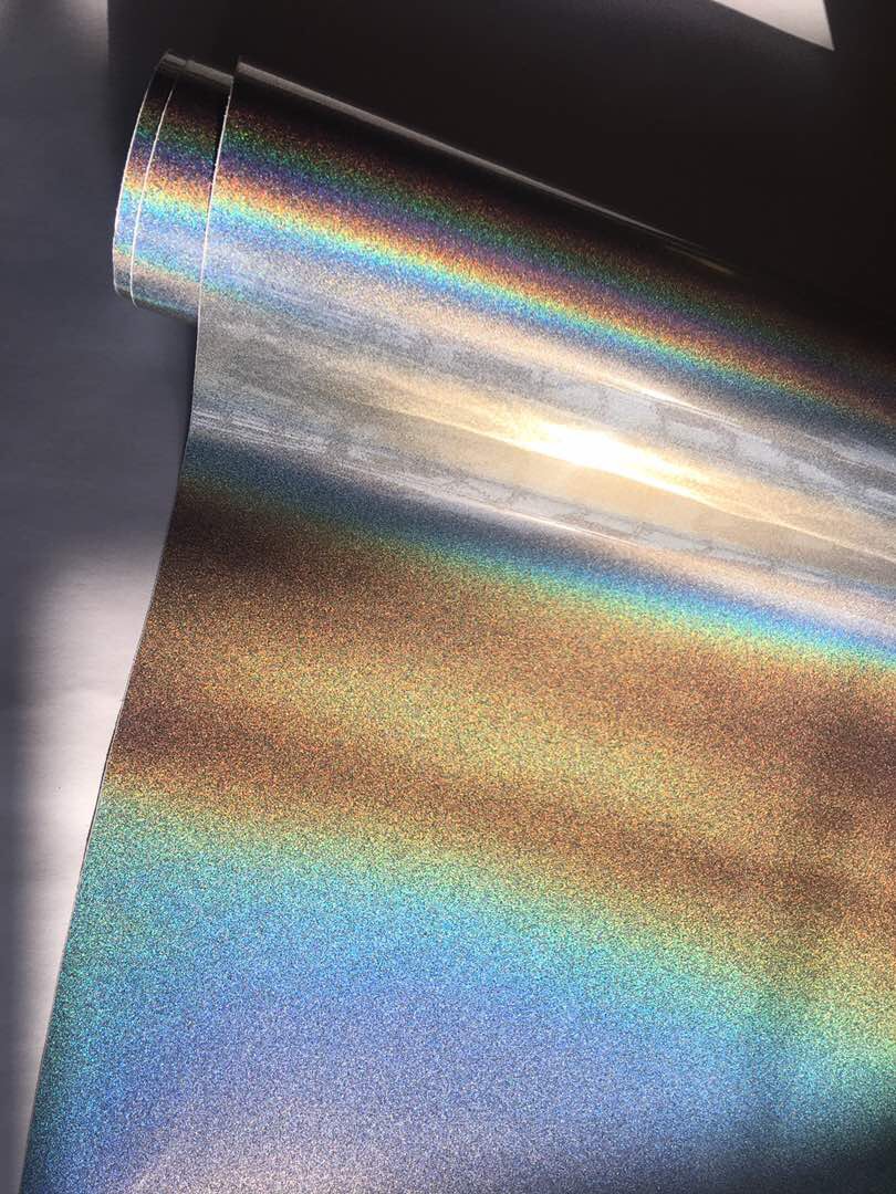 STŘÍBRNÁ LESKLÁ PSYCHEDELIC METALICKÁ FOLIE 152cm x 18m