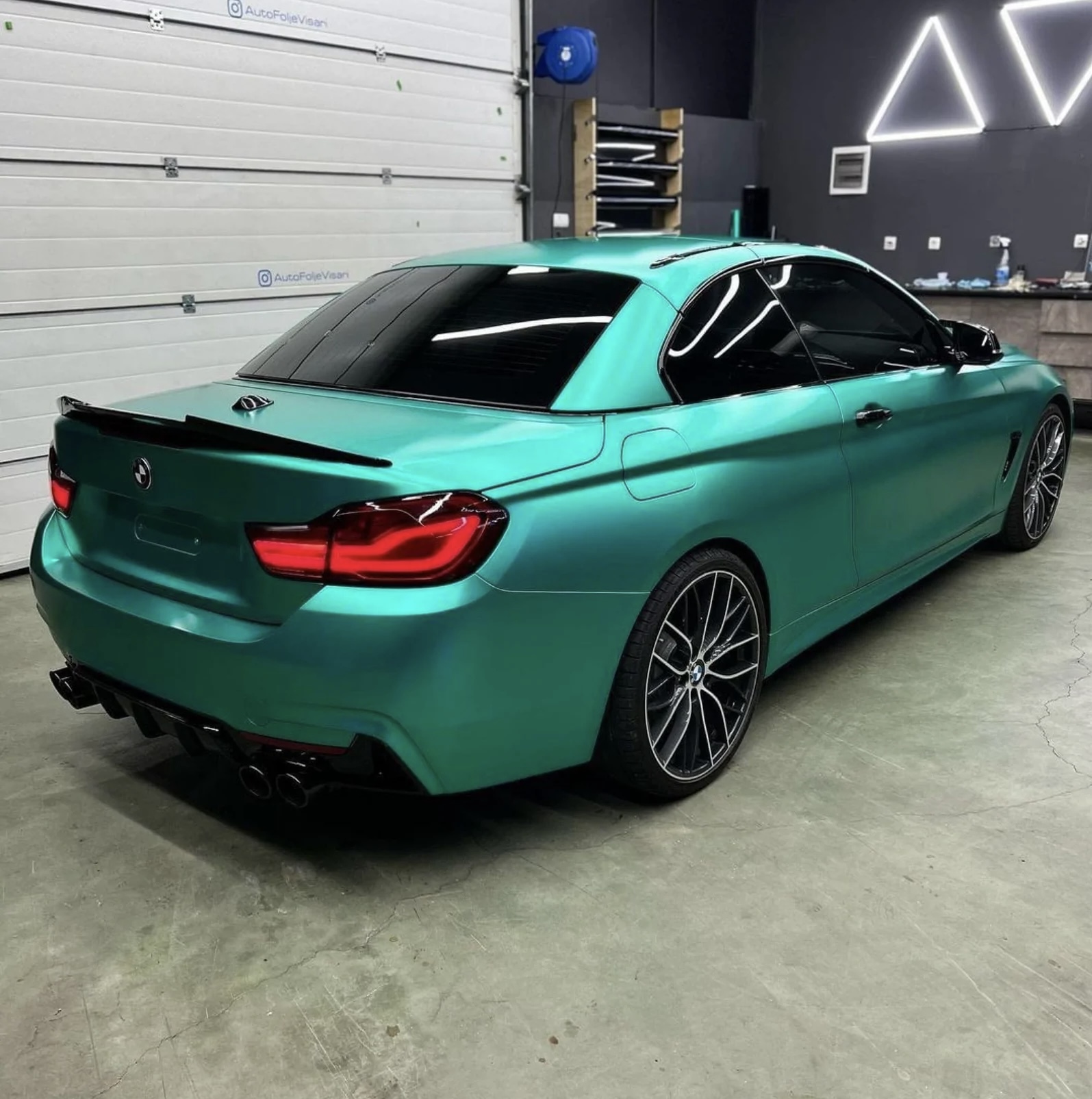 Satin Chrome Emerald Green 1.52m x 18m