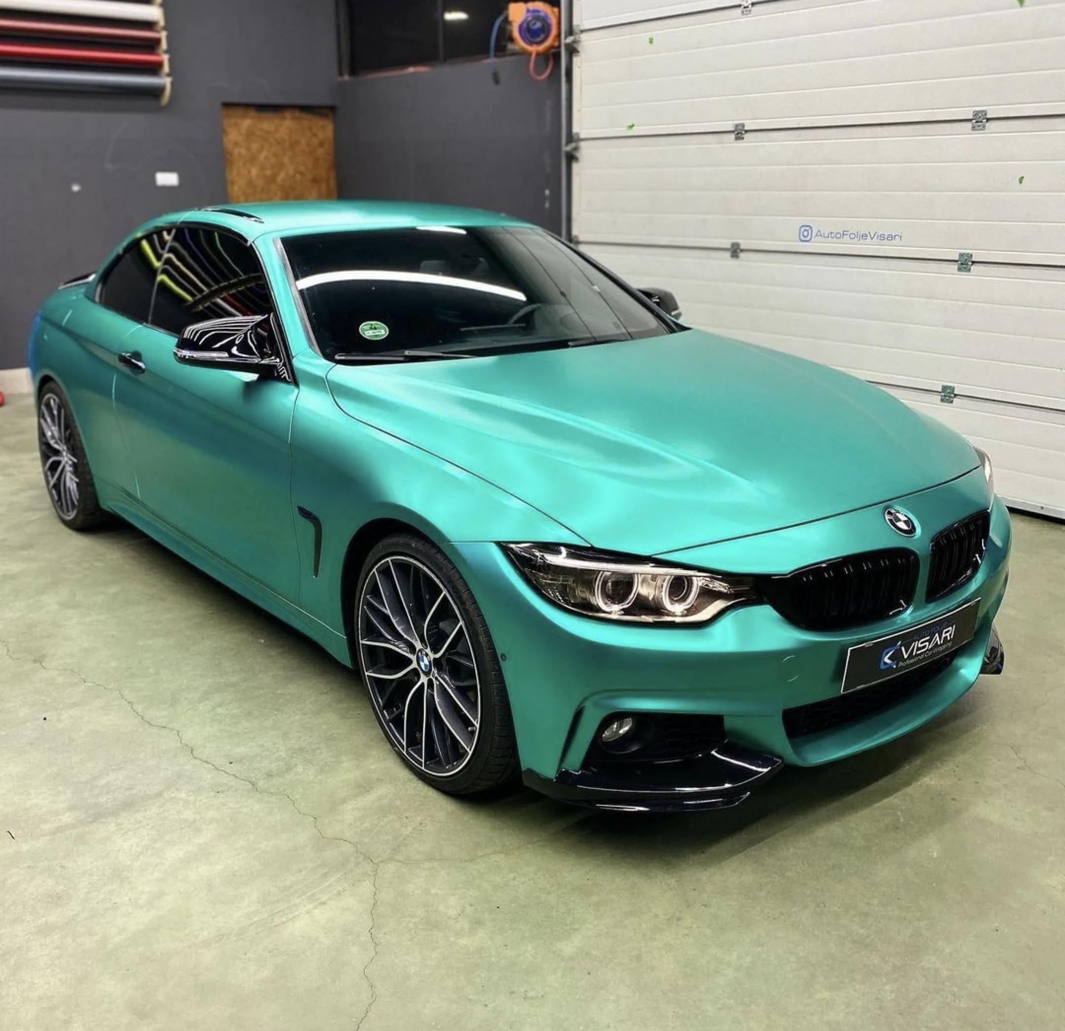 Satin Chrome Emerald Green 1.52m x 18m