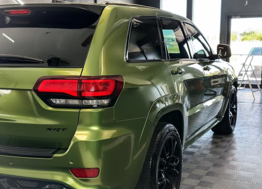 Zelená lesklá metalická Mamba Green 1.52m x 18m