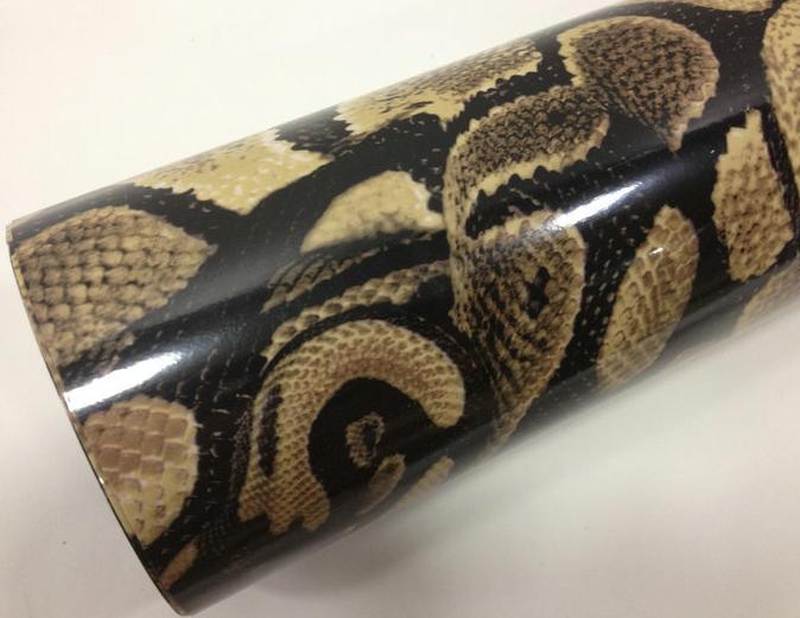 Samolepící 3D folie - lesklý had - 152cm x 5m